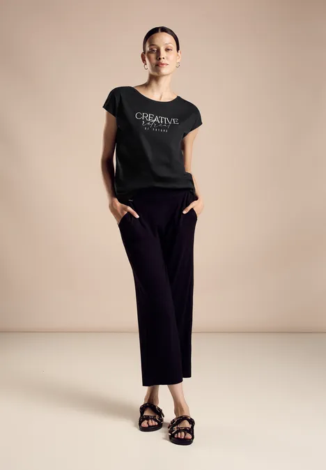 T-Shirt mit Wording Black