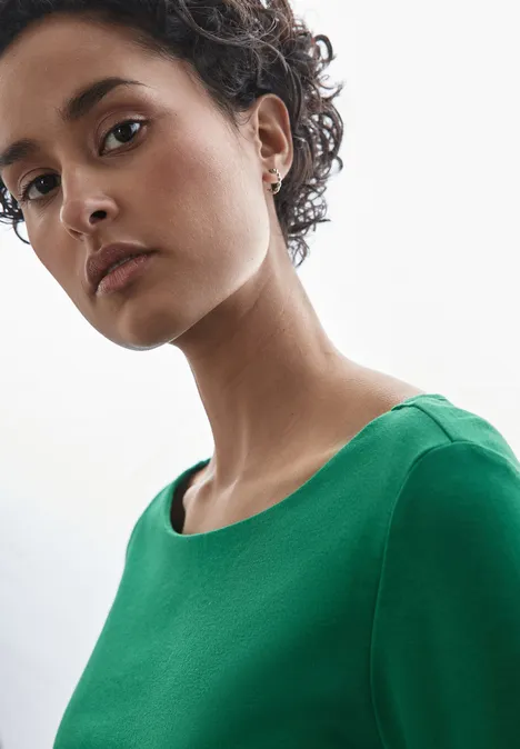 Shirt mit U-Boot-Ausschnitt vibrant green