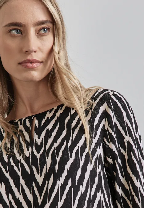 Materialmix-Shirt Black