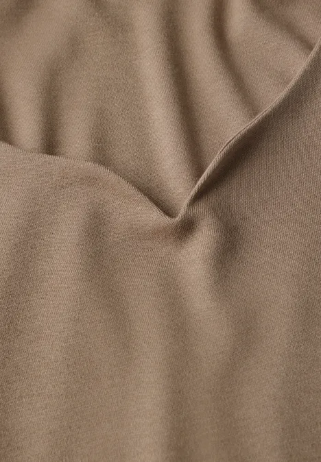 Shirt mit Herzausschnitt honey sand