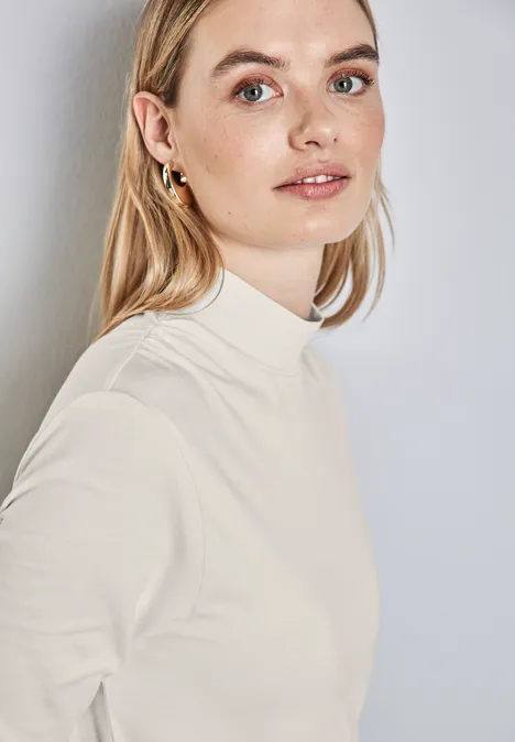 Shirt mit geraffter Schulter lucid white