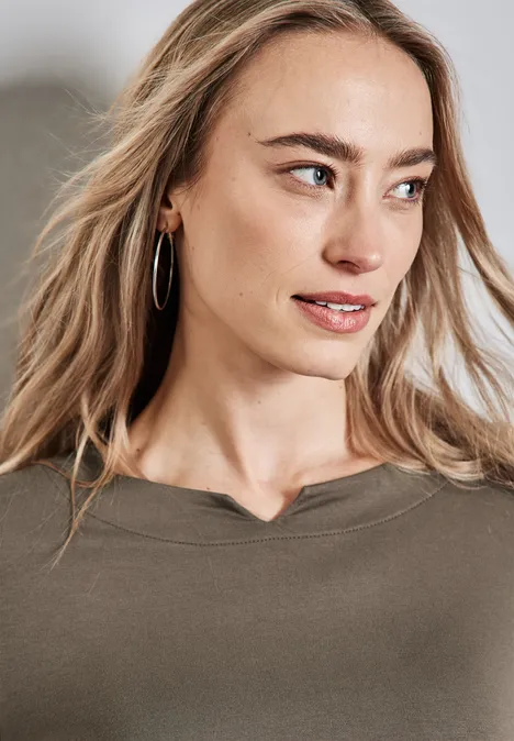 Shirt mit Ausschnitt-Detail muddy brown