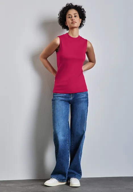 Basic Top mit Turtleneck power berry