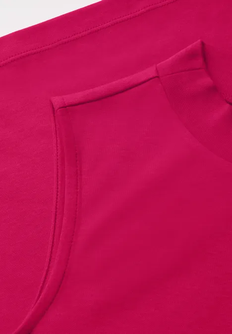 Basic Top mit Turtleneck power berry