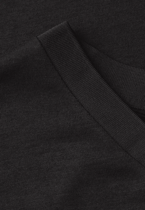 V-Neck T-Shirt Black