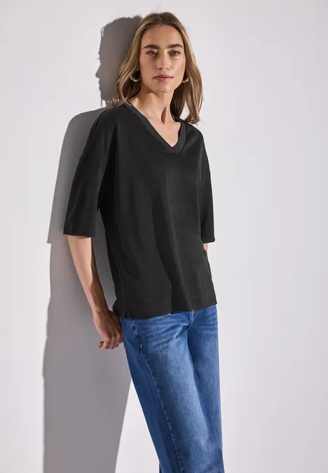 V-Neck T-Shirt Black