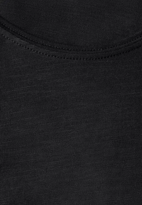 Basic T-Shirt in Unifarbe Black
