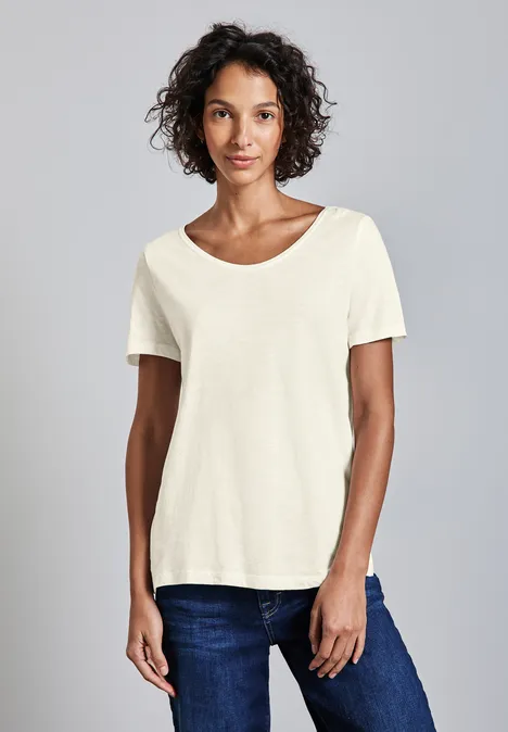 Basic T-Shirt in Unifarbe off white