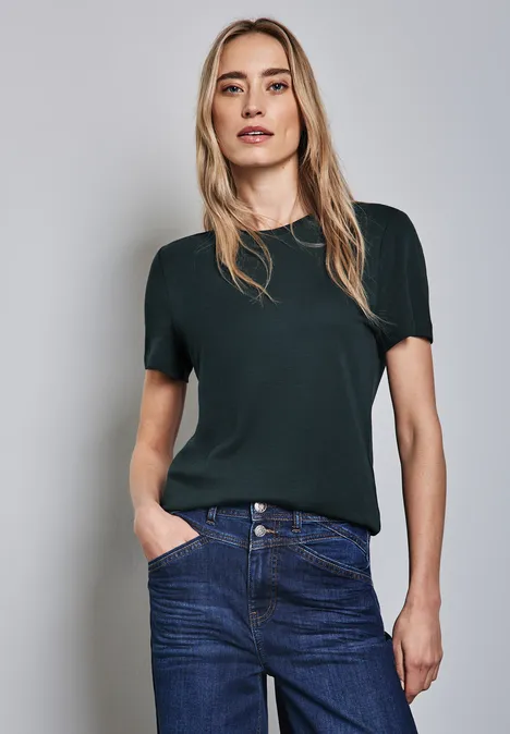 Basic T-Shirt in Unifarbe hunter green
