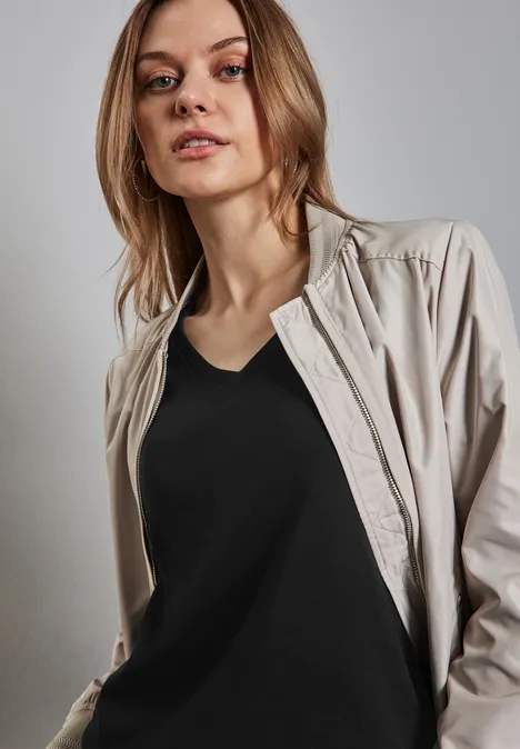 Basic V-Neck Shirt Black
