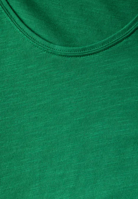 Basic T-Shirt in Unifarbe glowing green