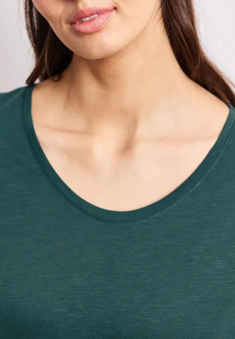 Koszulka Basic z dekoltem w szpic w jednolitym kolorze mediterra green