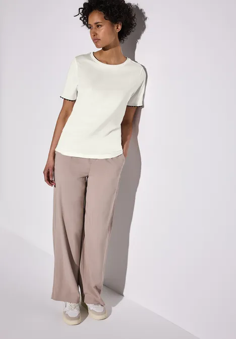Basic Shirt mit Deko-Tape off white