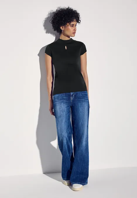 T-shirt avec découpe discrète Black