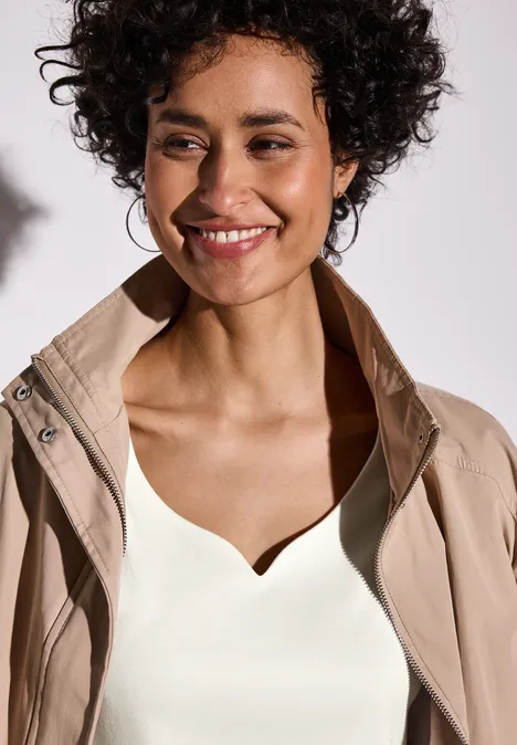 Shirt met hartvormige halslijn off white Shirt met hartvormige halslijn off white