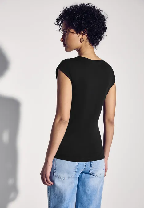 Shirt mit Diamant-Ausschnitt Black