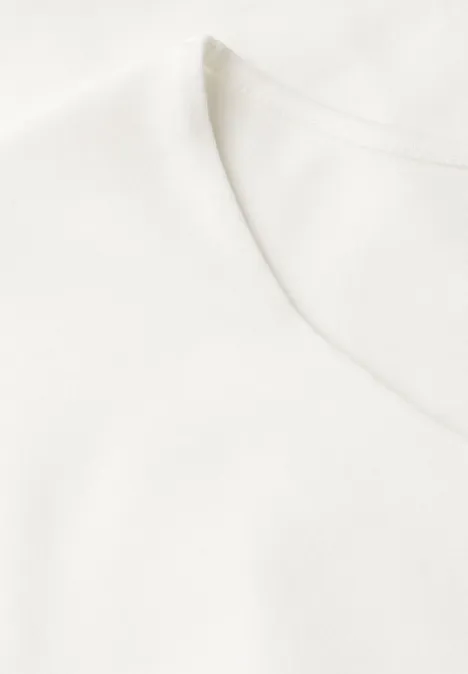 Shirt mit Diamant-Ausschnitt off white