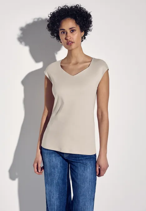 Shirt mit Diamant-Ausschnitt smooth sand beige