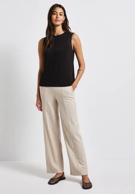 Top mit Chiffondetails Black