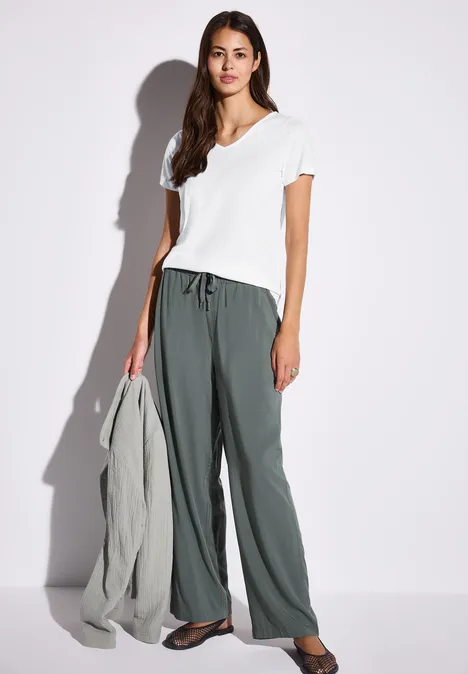 Basic T-Shirt in Unifarbe White