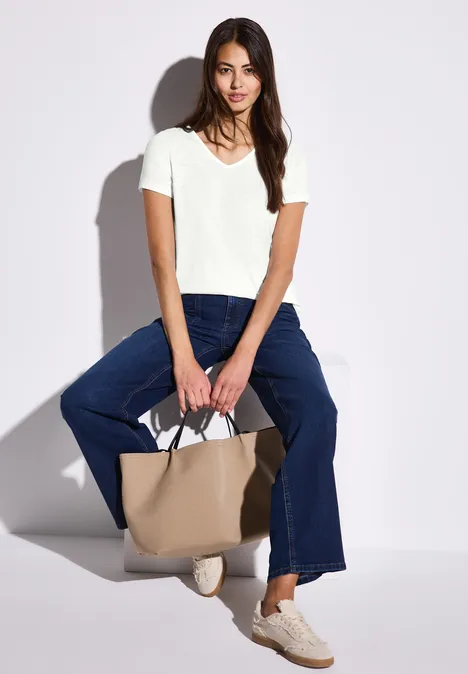 Basic T-Shirt in Unifarbe off white