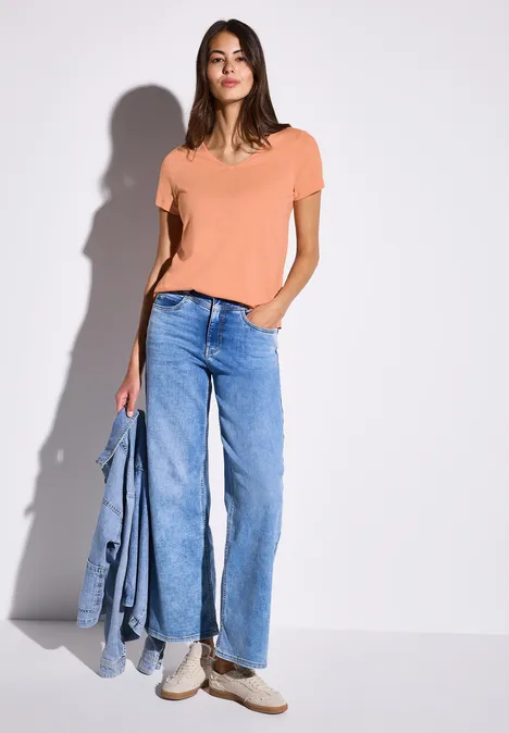 Basic T-Shirt in Unifarbe creamy orange