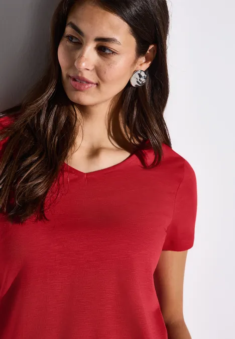 Basic T-Shirt in Unifarbe glory red