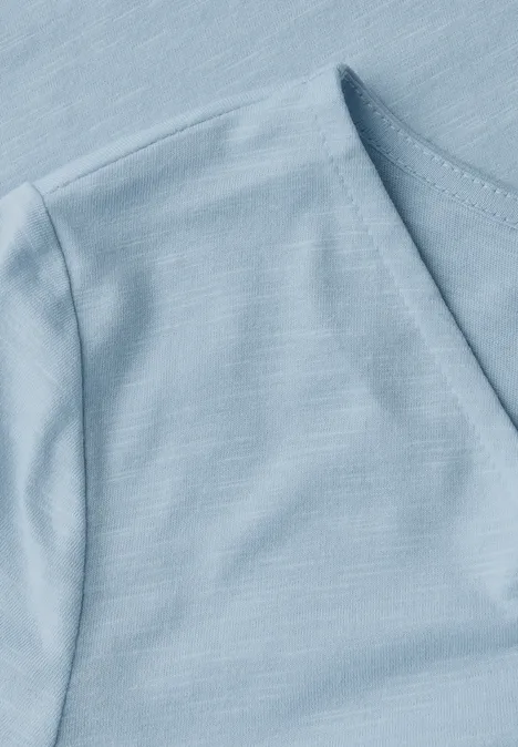 Basic T-Shirt in Unifarbe iced blue