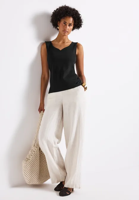 Top mit Herzausschnitt Black