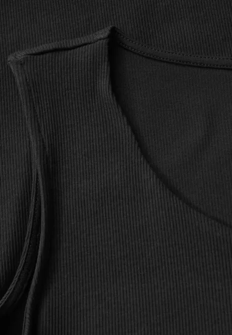 Top mit Herzausschnitt Black