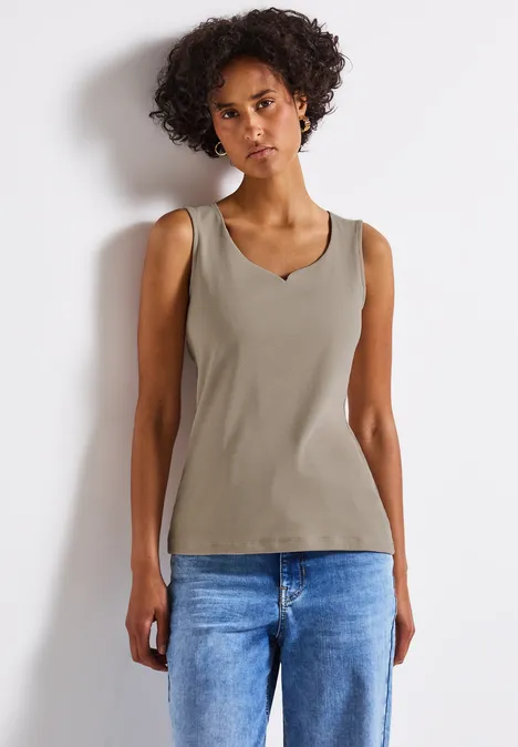 Top mit Herzausschnitt tumbled beige