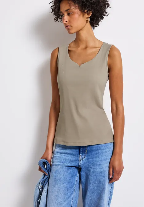 Top mit Herzausschnitt tumbled beige