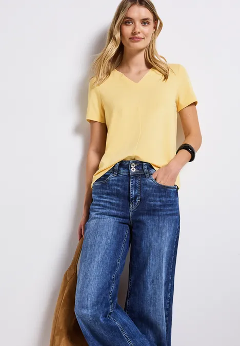 V-Neck T-Shirt buttercream yellow
