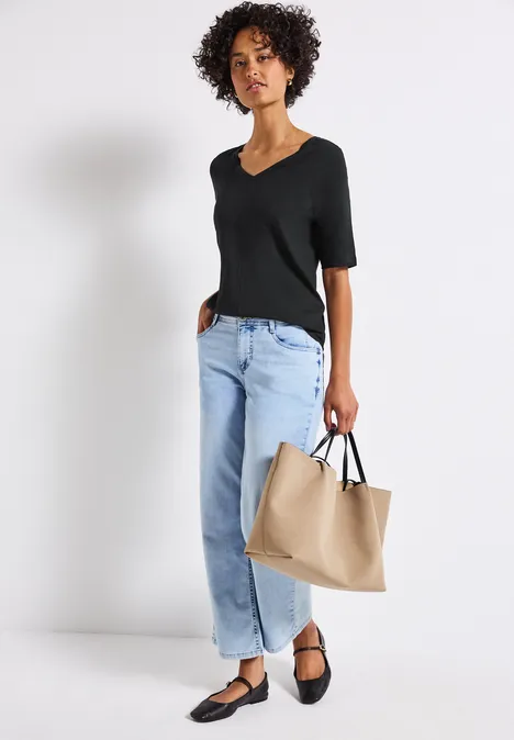 V-Neck T-Shirt Black