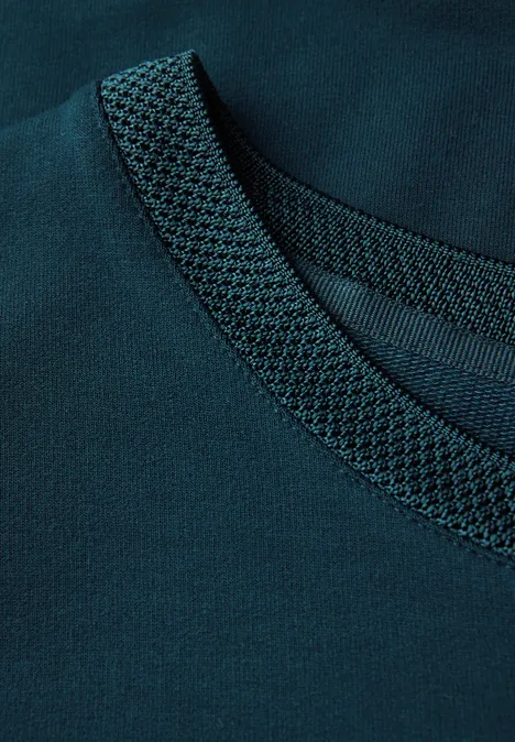 Shirt mit Deko-Ausschnitt tide blue
