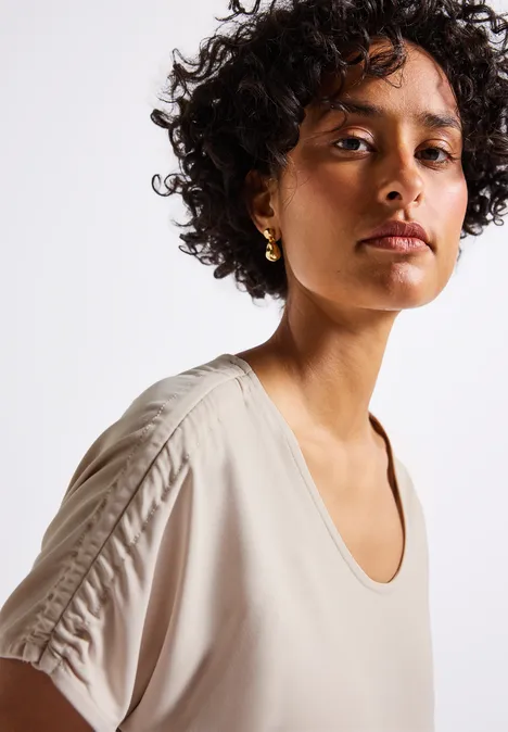 Silk-Look Shirt mit Raffung smooth sand beige