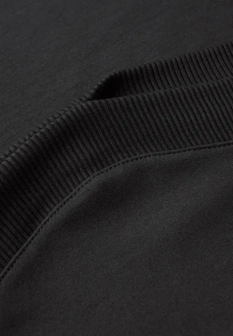 Shirt mit U-Boot-Ausschnitt Black