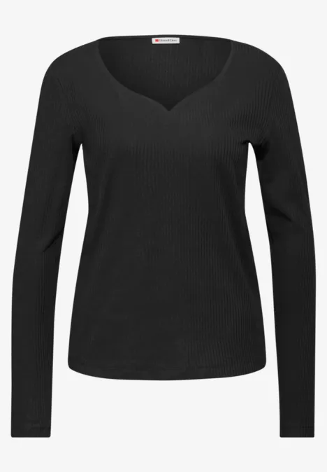 Shirt mit Herzausschnitt Black