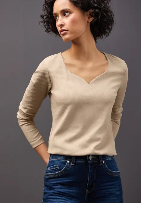 Shirt mit Herzausschnitt sanded beige