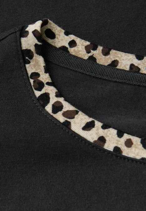 Jersey-Shirt mit Leo-Detail Black