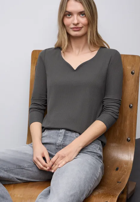 Shirt mit Herzausschnitt lead grey
