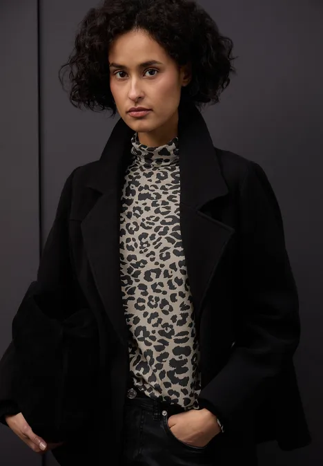 Gedessineerd coltruitje soft beige Gedessineerd coltruitje soft beige