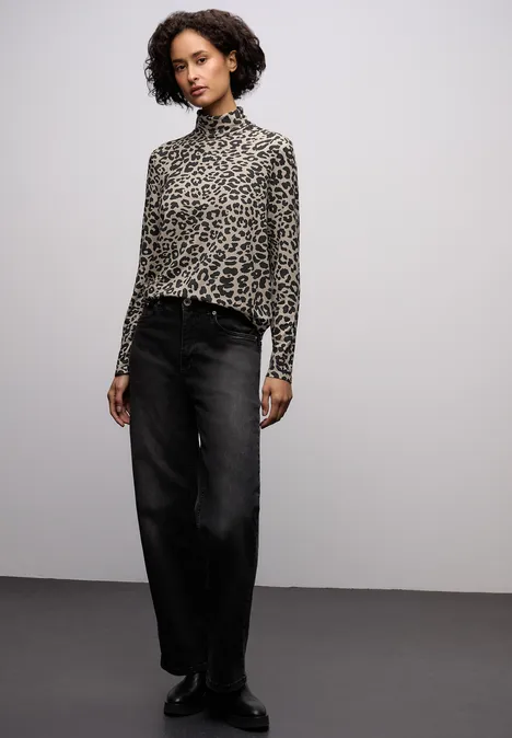 Gedessineerd coltruitje soft beige Gedessineerd coltruitje soft beige