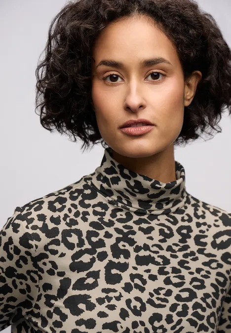 Gedessineerd coltruitje soft beige Gedessineerd coltruitje soft beige