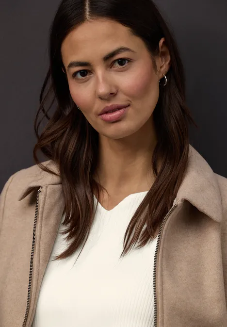 T-shirt basique avec structure côtelée off white T-shirt basique avec structure côtelée off white