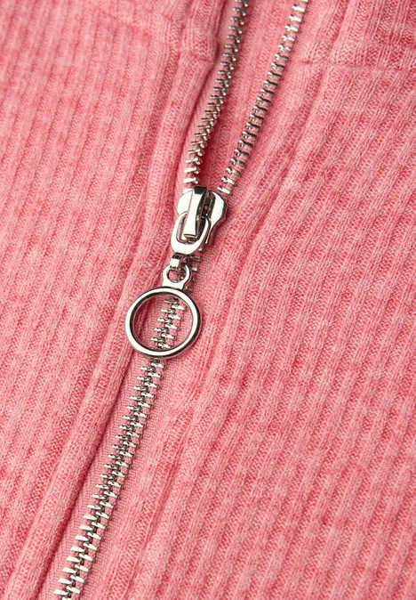 Shirt met geribde structuur striking coral mel.