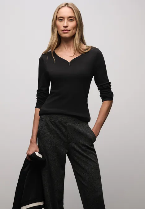 Basic shirt met knoopdetail Black Basic shirt met knoopdetail Black