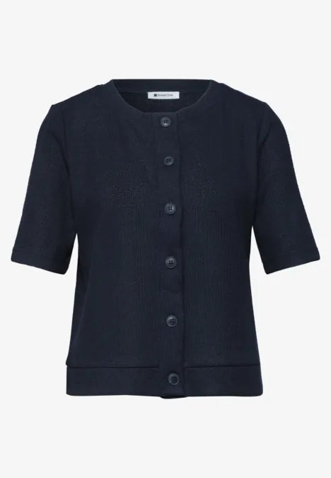 Dunkelblauer Kurzarm-Cardigan mit Rundhalsausschnitt und Knopfleiste.