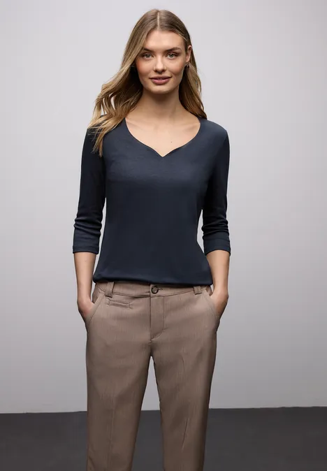 Shirt met hartvormige halslijn shadowed navy Shirt met hartvormige halslijn shadowed navy