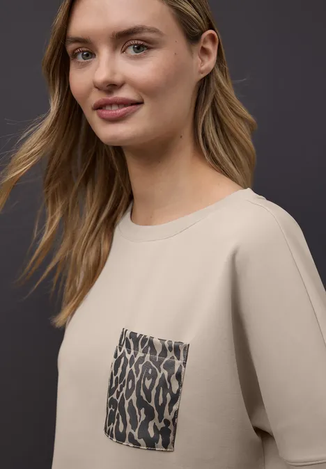 T-Shirt mit Leo-Brusttasche cotton beige T-Shirt mit Leo-Brusttasche cotton beige